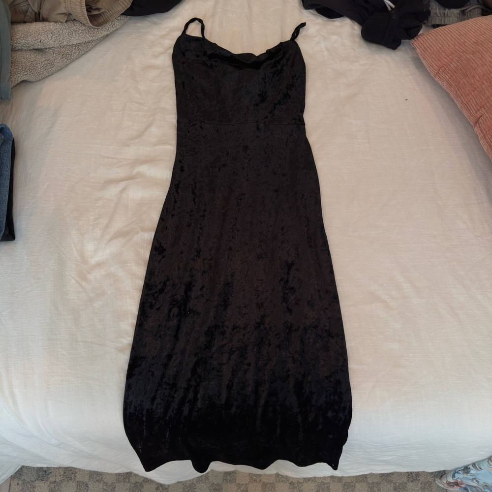 VELVET MIDI DRESS - Picture 2 of 7
